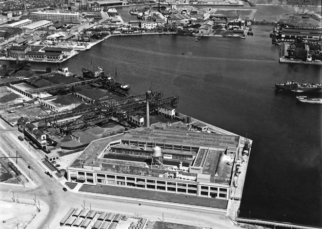 Teglværkshavnen 1949 med Ford-fabrikken
